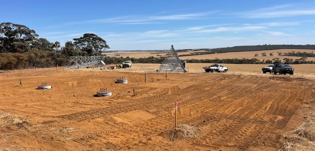 Mining earthworks with excavators and haul trucks